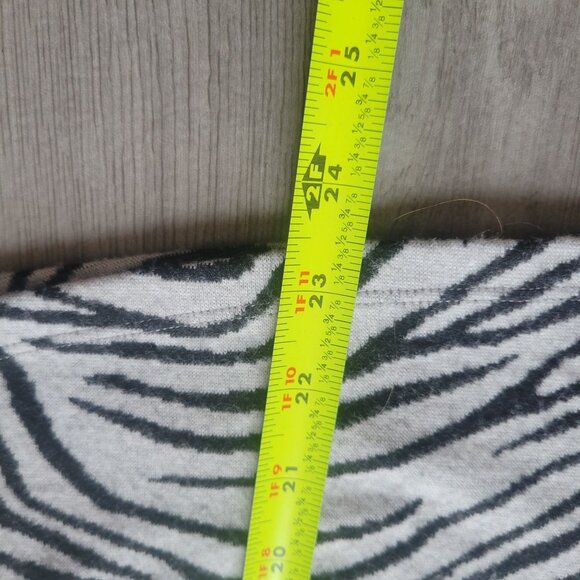 Maeve By Anthropologie Zebra Print V-Neck Sweater S Black & White Cozy Soft Knit - Picture 6 of 7